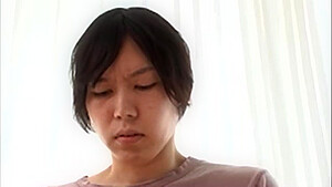 00938,A woman who screams in agony