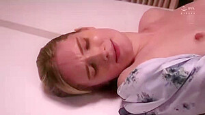 04928,Hot woman porn video