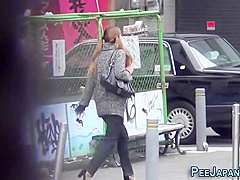 18-year-old Asian Babes Peeing
