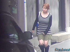 18-year-old Asian Babes Peeing