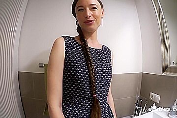 4 Sexy Babes Enjoy Lesbian Fun With The Fucking Machine