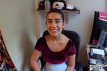 4 Sexy Babes Enjoy Lesbian Fun With The Fucking Machine