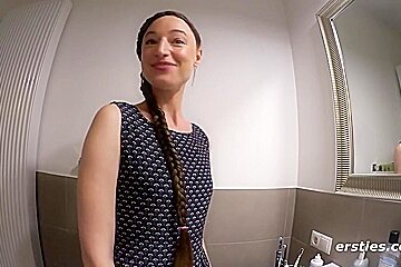 4 Sexy Babes Enjoy Lesbian Fun With The Fucking Machine
