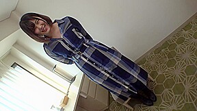 照れ笑いを浮かべながら恥ずかしがる姿が最高に可愛い経験薄の美少女4764wwwwwwww