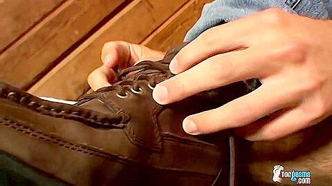 A Big Load Over His Feet - Jessie