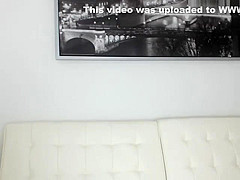 AMATEUR ASIAN GIRL Playing with her pink toy