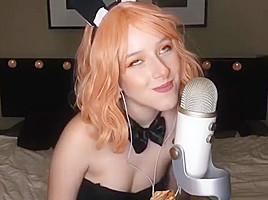 ASMR eating carrot