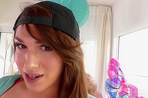 Alluring feminine TS Aspen Brooks fucked and mouth jizzed on