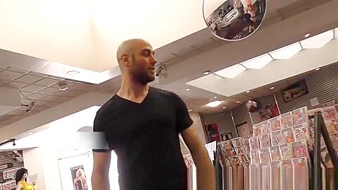 Amateur dude gets blacked at gloryhole