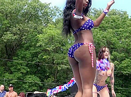 American Woman - Naked Girls Dancing at Nudes-A-Poppin 2017