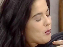 Angelica Bella - Busty In Peccati Di Una Casalinga Scene 07