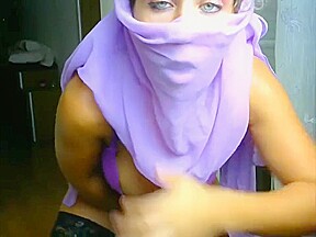 Arab girl is fingering her and get very hot