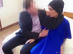 Arabian amateur beauty pounded for cash