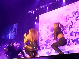 Ariana - Sexy moments
