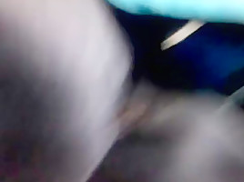 Arrimon y cum en el brazo a joven dormilona