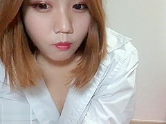 Asian pretty camgirl shows her body