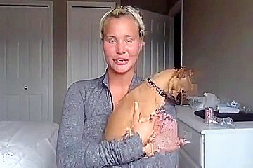Athletic Blonde Showing Her Body And Pussy To The Camera