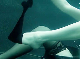 Audrey Lords underwater blowjob
