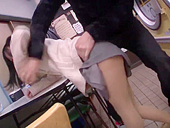 B3D2304-Mature wife who was at the laundromat is with sensitive pussy and squirts
