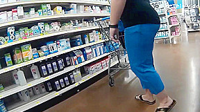 BBW spandex bends over for me(Playtime)