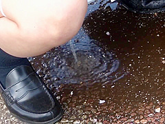 B2H0504- Beautiful Girl Fucked During Wild Piss