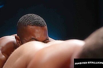 Bbc Pumps Muscle Hunk Full Of Cock - Zod Blakk - Sean Xavier