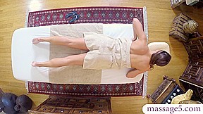 Beautiful babe sucked off her masseur and jizzed in the spa