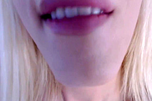 Beautiful shemale college girl cums on cam