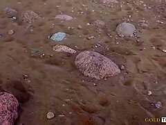 Beautiful teen 18+ Sucks Cock On The Beach - Gold Teachers