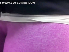 Beefy cameltoe spotted on pink tights
