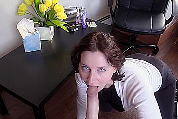 Bettie Bondage – Free Use Office Step mom Deepthroats Dick