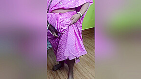 Bhabi Wearing Sharee