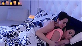 Bigtits lesbian