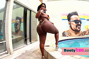 Black Ts Twerks Before Blowjob And Fucking With Booty Licious