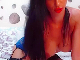 Black hair teen 18+ with big tits plays on webcam