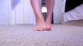 BlackSwan: Footjob & Cum on Feet
