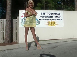Blond girl exib ( 2)