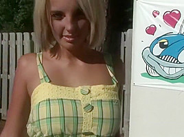 Blond girl exib ( 2)