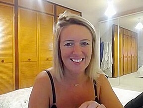Blond milf shows her beauty big tits