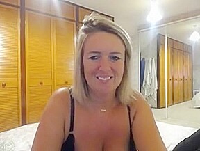 Blond milf shows her beauty big tits