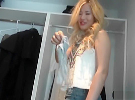 Blonde Asian chick gets pussy banged