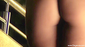 Bollywood Babe Likes To Show Off