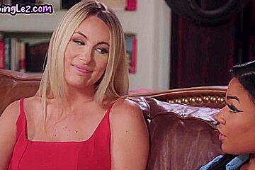 Booty Licious - Face Sitting Dyke Seduced By Steamy Lez While Fingerin