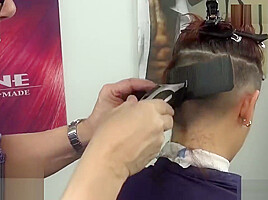Bowl hairstyle in trendy colors
