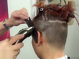 Bowl hairstyle in trendy colors