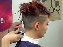 Bowl hairstyle in trendy colors