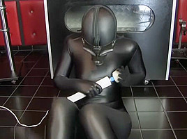 Breathplay in Zentai and Gasmask