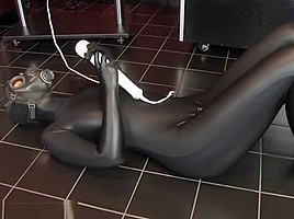 Breathplay in Zentai and Gasmask