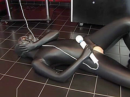 Breathplay in Zentai and Gasmask