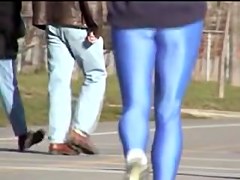 Bright blue spandex pants are on the candid amateur legs 01w